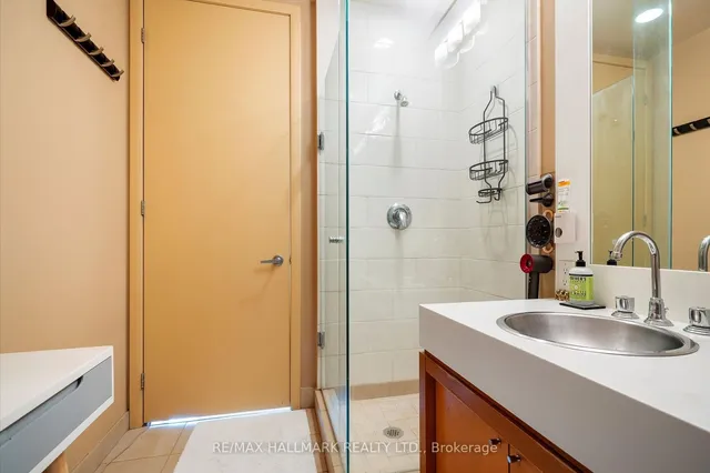 Additional image 25 of 81 Navy Wharf Crt Unit 3803