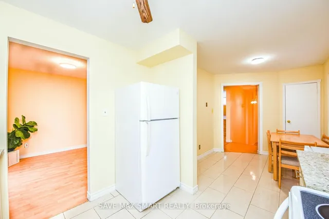 Additional image 9 of 10 Keewatin Gate