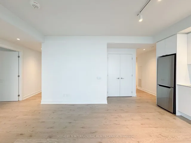 Additional image 4 of 1926 Lake Shore Blvd Unit 2010E