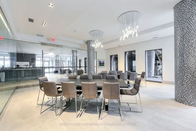 Additional image 10 of 525 Adelaide St Unit 819