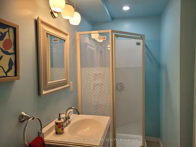 Additional image 28 of 35 Lawndale Cres