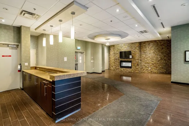 Additional image 33 of 215 Queen St Unit 217