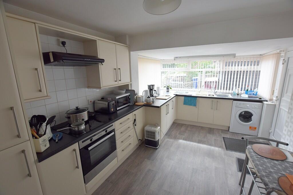 Additional image 4 of 216 Coal Clough Lane, Burnley, Lancashire, BB11 4DL