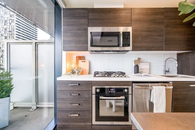 Additional image 19 of 11 Charlotte St Unit 2004