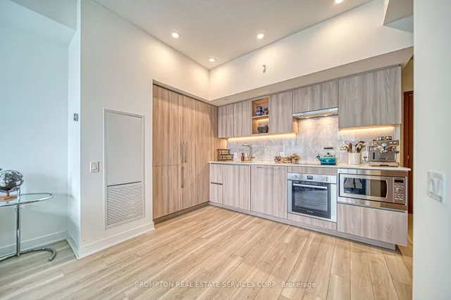 Additional image 10 of 17 Bathurst St Unit 4203