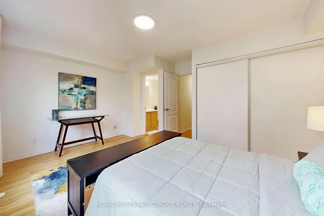 Additional image 23 of 60 Carr St Unit Th5