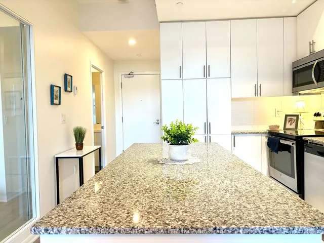 Additional image 6 of 830 Lawrence Ave Unit 822