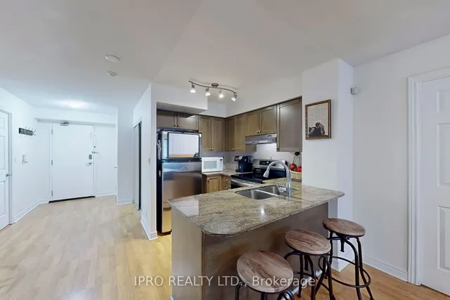Additional image 14 of 225 Wellesley St Unit 701
