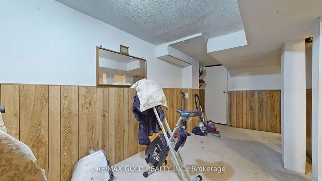 Additional image 30 of 118 Fleetwood Cres