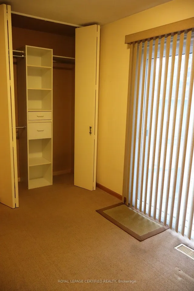 Additional image 24 of 35 Ladore Dr