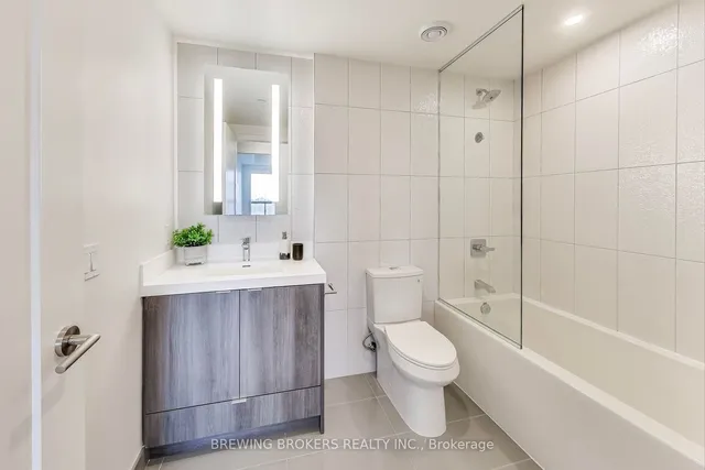 Additional image 28 of 20 Inn On The Park Dr Unit 933