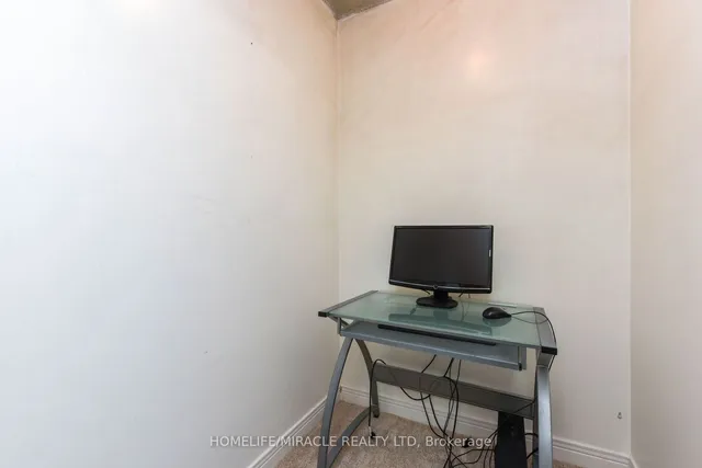 Additional image 20 of 18 Knightbridge Rd Unit 2005