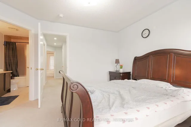 Additional image 24 of 25 Telegraph St