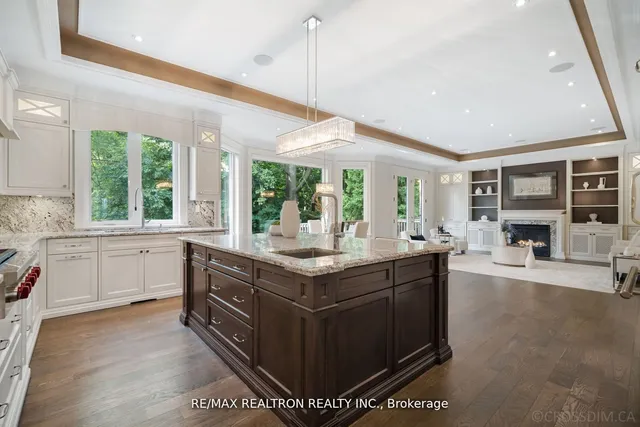 Additional image 13 of 12 Waring Crt