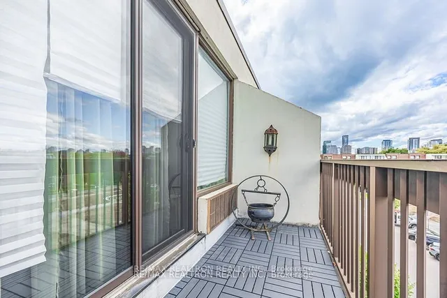 Additional image 24 of 30 Fashion Roseway Unit 518E