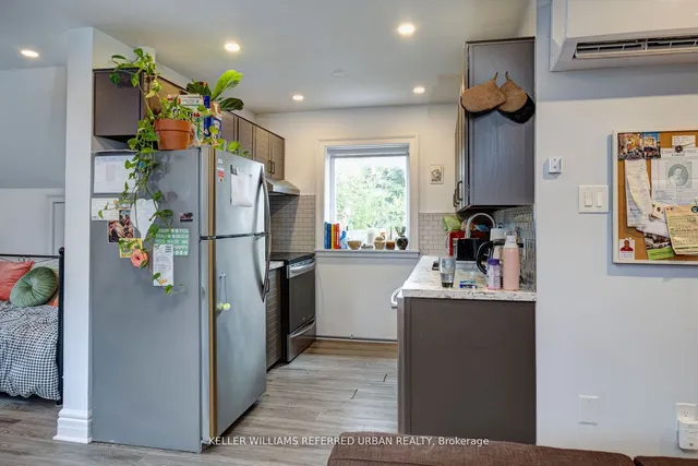 Additional image 23 of 42 High Park Blvd