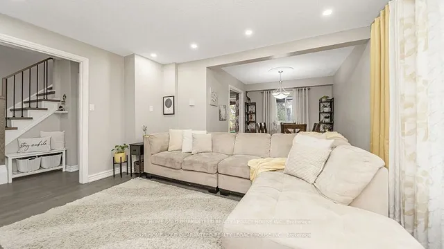 Additional image 4 of 60 Roehampton Cres