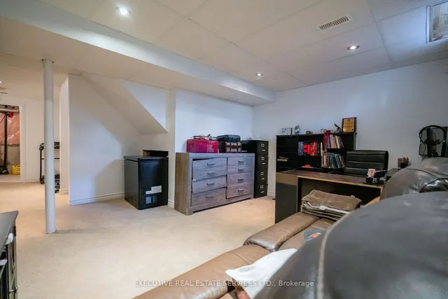 Additional image 34 of 13 Percy Gate