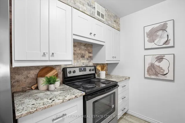 Additional image 8 of 1055 Bay St Unit 1008