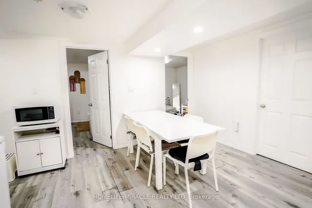 Additional image 28 of 82 Sedgemount Dr