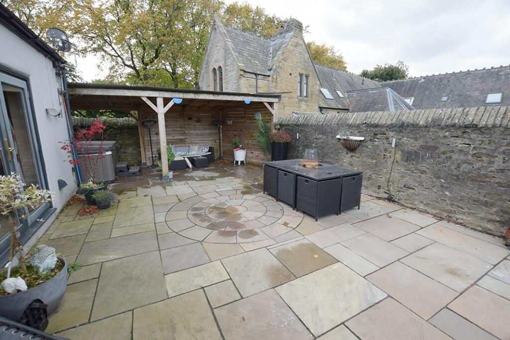 Additional image 15 of 33 Church Square, Burnley, Lancashire, BB10 3NH