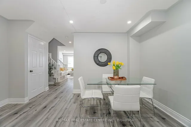 Additional image 5 of 120 Railroad St Unit 14