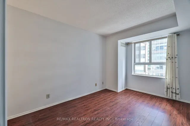 Additional image 23 of 44 Gerrard St Unit 811