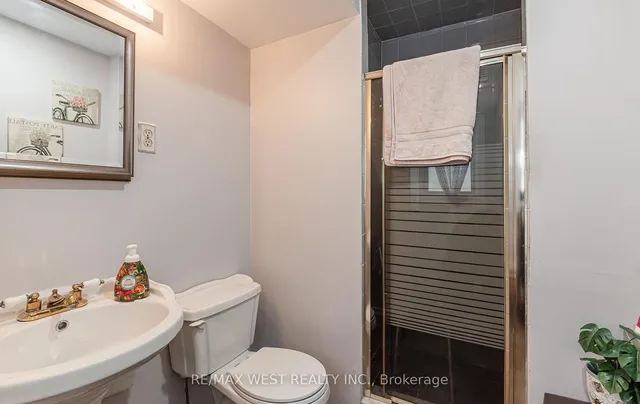 Additional image 16 of 66 McMurchy Ave