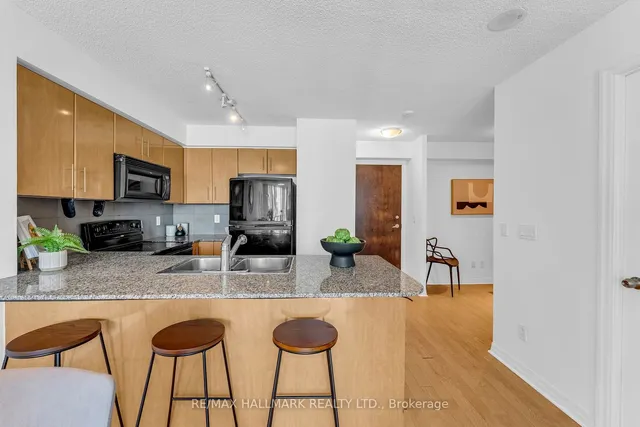 Additional image 13 of 16 Yonge St Unit 1908