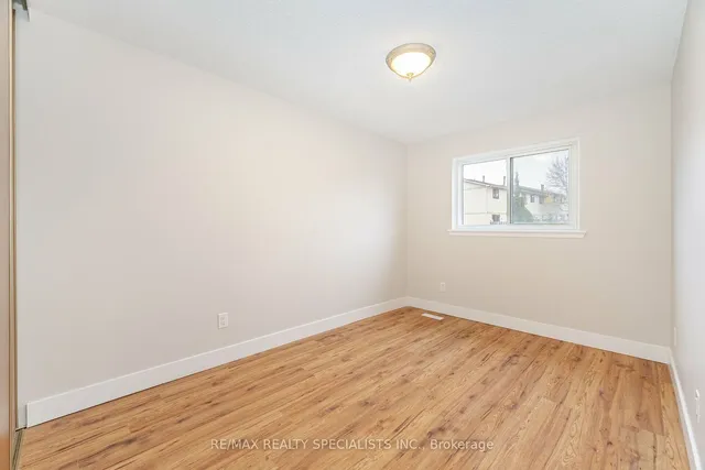 Additional image 22 of 8 Guildford Cres Unit 8