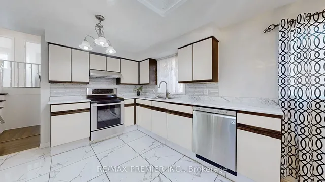 Additional image 11 of 105 Fairglen Ave