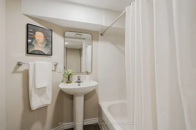 Additional image 25 of 48 Lockwood Rd