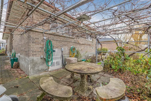 Additional image 40 of 82 Terra Cotta Cres