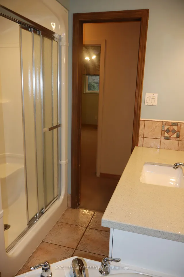 Additional image 17 of 35 Ladore Dr