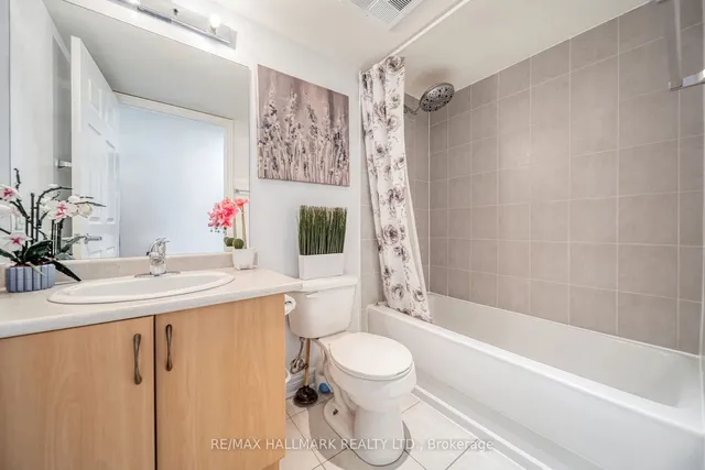 Additional image 22 of 225 Wellesley St Unit 1002