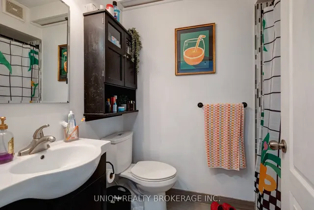 Additional image 27 of 45 Strathmore Blvd