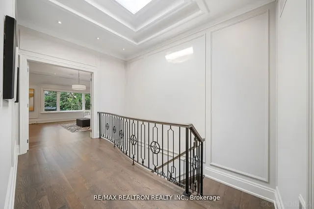 Additional image 19 of 12 Waring Crt