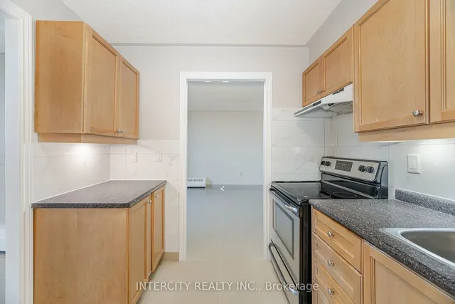 Additional image 15 of 4673 Jane St Unit 609