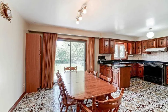 Additional image 14 of 28 Barker Ave