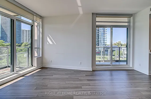 Additional image 19 of 36 Park Lawn Rd Unit 305