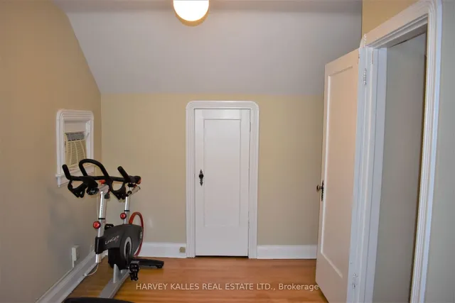 Additional image 14 of 85 Yonge Blvd