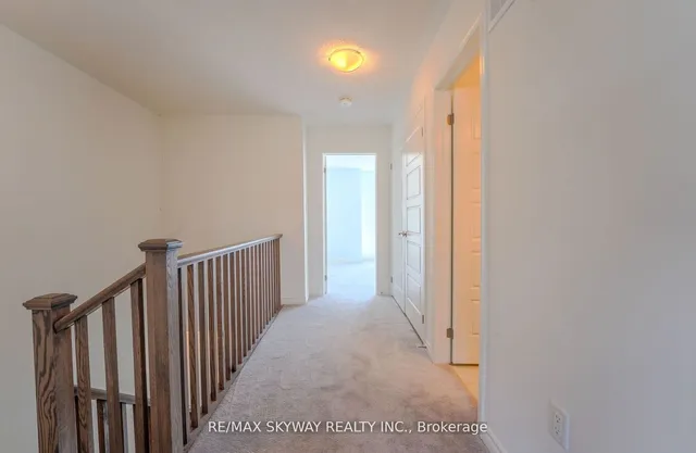 Additional image 34 of 4 Plume St