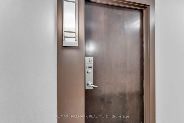 Additional image 4 of 16 Yonge St Unit 1908