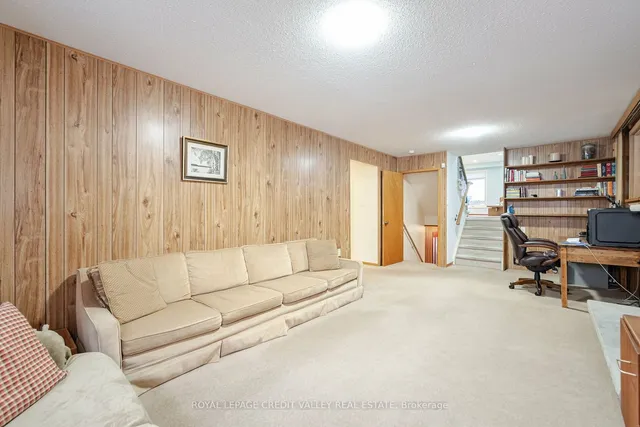 Additional image 23 of 17 Meadowland Gate