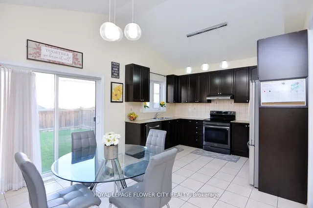 Additional image 12 of 13 Templar St