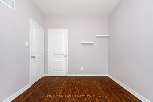 Primary image of 93 Kempenfelt Tr