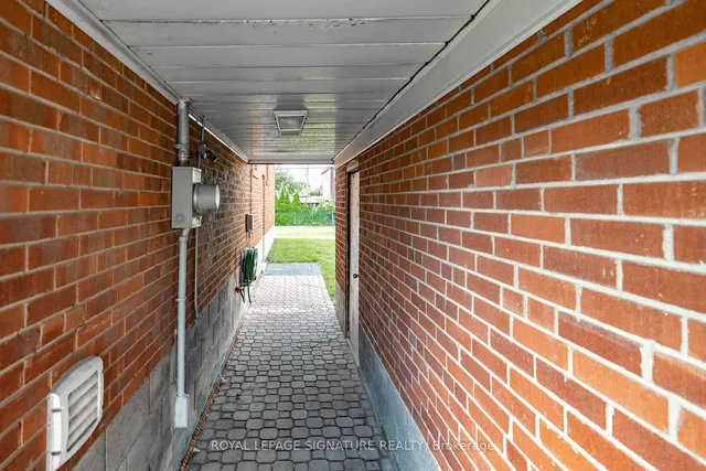 Additional image 22 of 136 Regina Ave