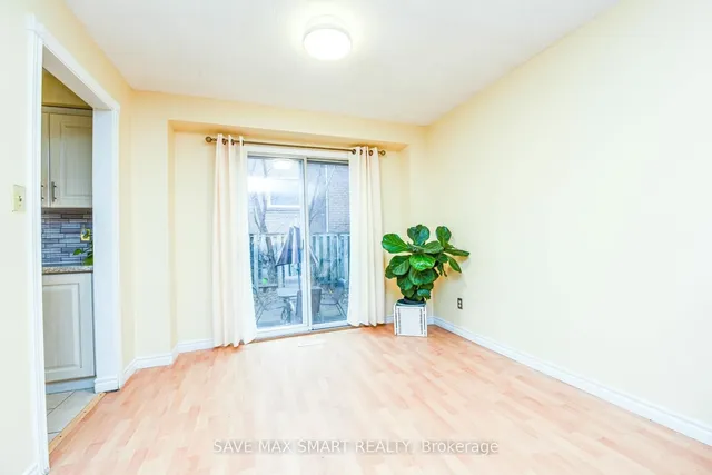 Additional image 13 of 10 Keewatin Gate