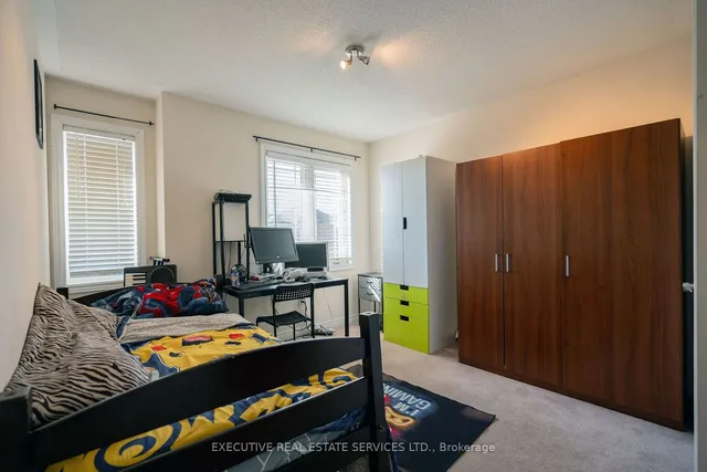 Additional image 27 of 13 Percy Gate