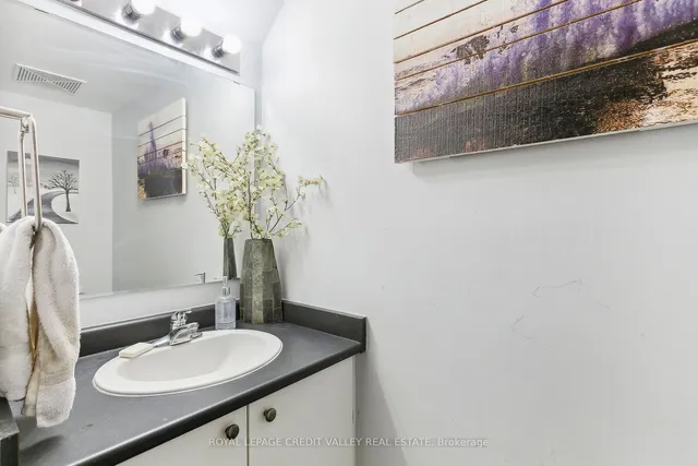 Additional image 24 of 215 Queen St Unit 217